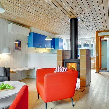 Semesterbostad Bennek - 200m From The Sea By Interhome