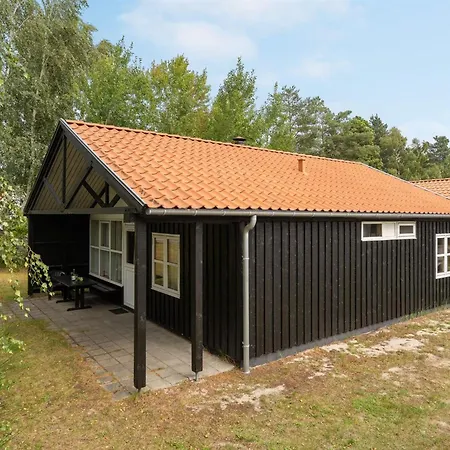 Bennek - 200m From The Sea By Interhome Bøtø By