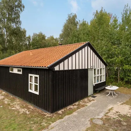 Semesterbostad Bennek - 200m From The Sea By Interhome *